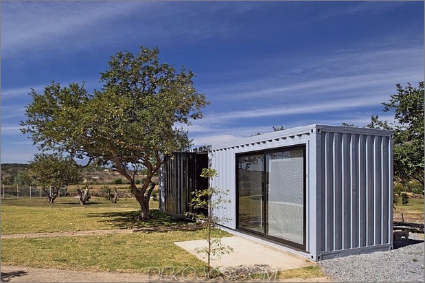 13-house-4-shipping-container-1-guests.jpg