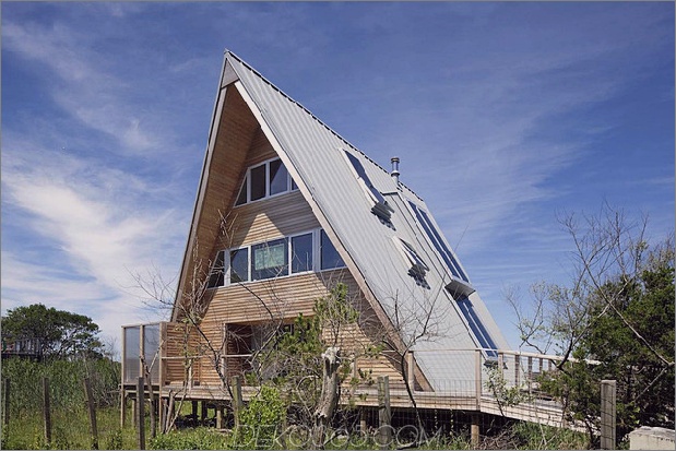 am strand-a-frame-with-wide-open-interior-4-rear.jpg