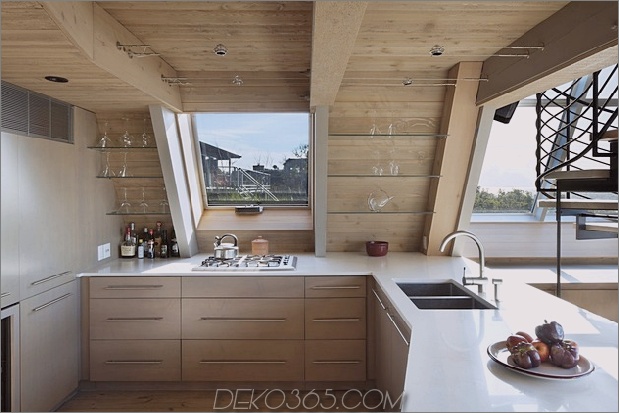 Strandfront-a-Frame-mit-Wide-Open-Interior-16-kitchen.jpg