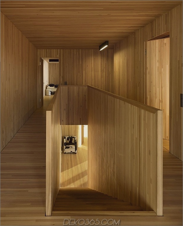 Hang-Home-Holzrahmenkonstruktion-Beton-Fassade-7-Treppenhaus.jpg