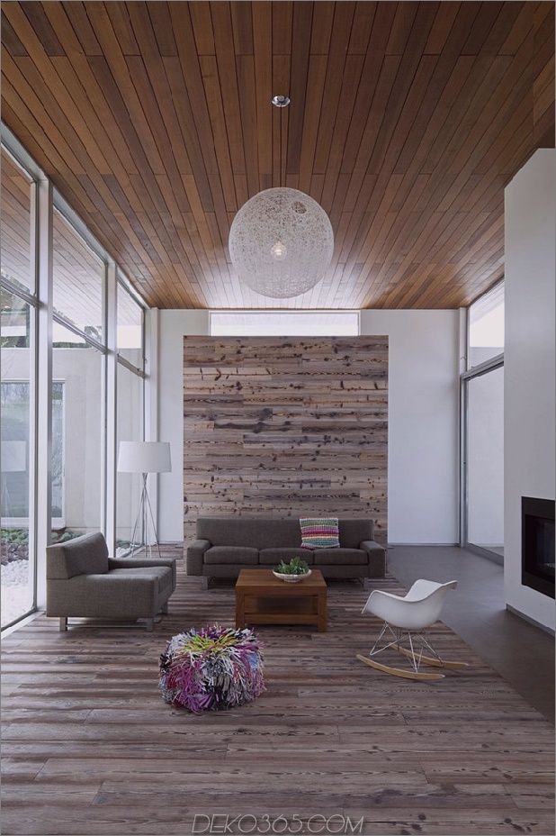 alfresco-california-home-with-rustic-wood-ceiling-3.jpg