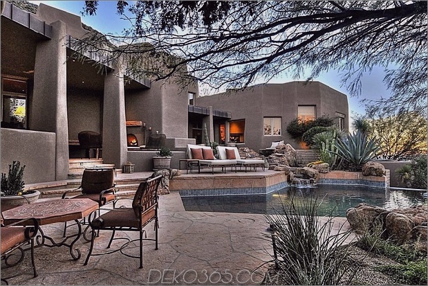 arizona-desert-house-with-fascinating-pools-7.jpg