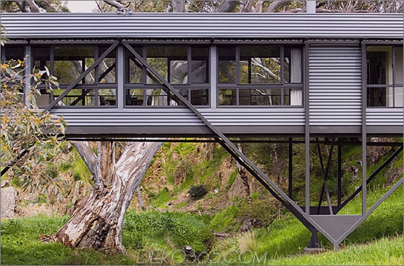 Adelaide-Brücke-Haus-3.jpg
