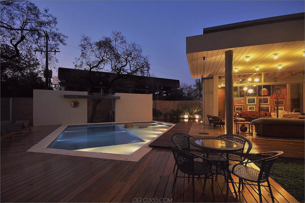 Baum durchbohrt dies Kuppel und andere verwegene Einzelheiten im