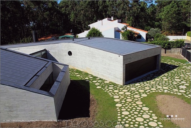 zwei-flügel-portugiesisch-haus-mit-beton-look-holz-exterior-5-short-side.jpg