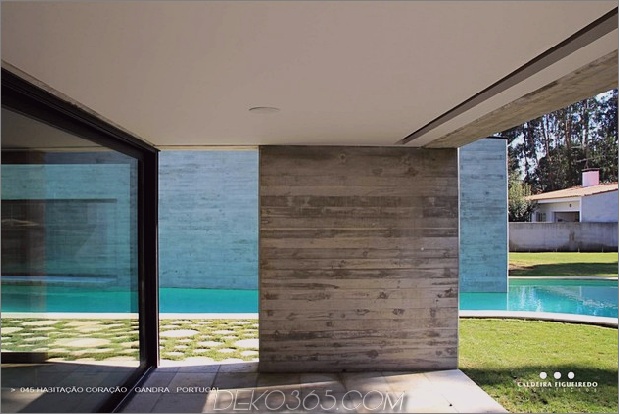 zwei-flügel-portugiesisch-haus-mit-beton-look-holz-exterior-10-wall-column.jpg