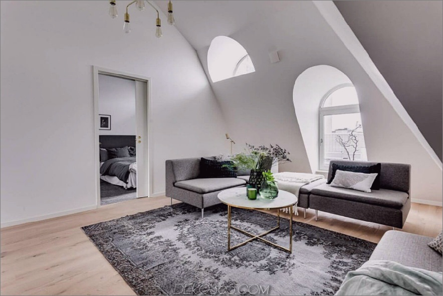 Attic diktiert die Innenarchitektur in der Wohnung 900x600 Attic Apartment in Stockholm diktiert Layout und Stil