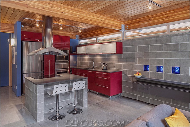 küche mit roten kabinetten.jpg