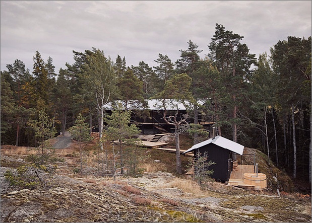 eingeschossiges Sommerhaus mit Blick auf die bewaldete Schlucht Schweden 1 thumb 630x450 19334 Einstöckiges Sommerhaus mit Blick auf die bewaldete Schlucht in Schweden