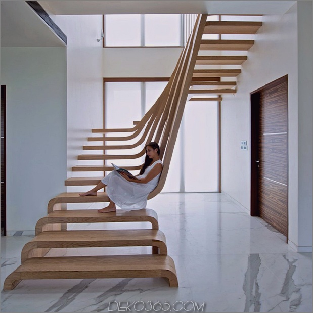 ungewöhnlich-einzigartig-treppenhaus-modern-home-holz-skulptur.jpg
