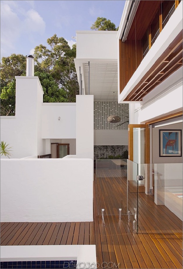 atemberaubend neu erfundene-australische-home-features-aufragender-indoor-outdoor-hof-3-outdoor-space-shape.jpg