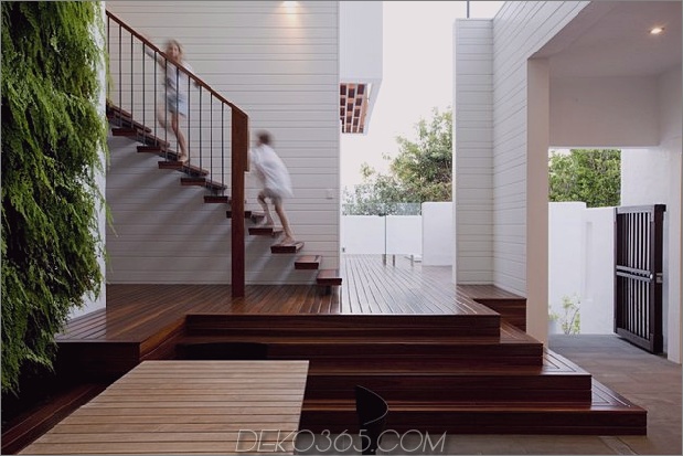 atemberaubend neu erfundene-australische-home-features-turm-innen-außen-hof-7-treppen-seite.jpg