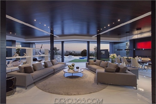 extravagant-zeitgenössisch-beverly-hills-villa mit kreativ-luxuriösen-details-13-brown-living-room.jpg
