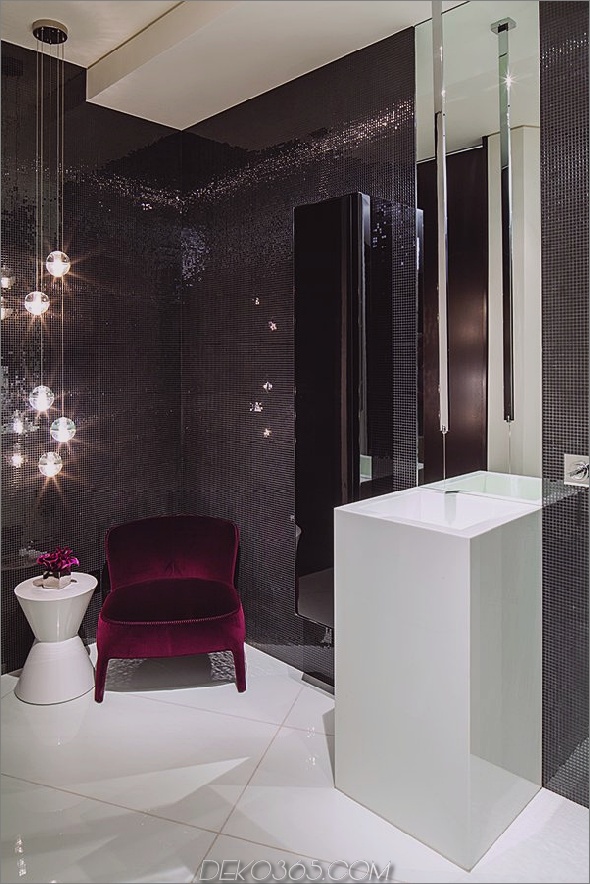 extravagant-zeitgenössisch-beverly-hills-villa-with-creative-luxury-details-16-small-bathroom.jpg