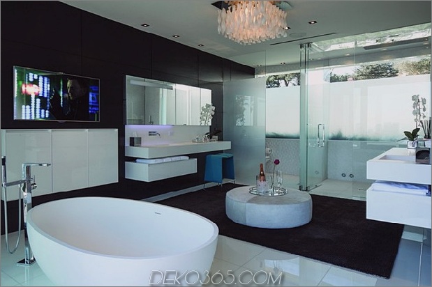 extravagant-zeitgenössisch-beverly-hills-villa mit kreativ-luxuriösen-details-20-master-bathroom.jpg