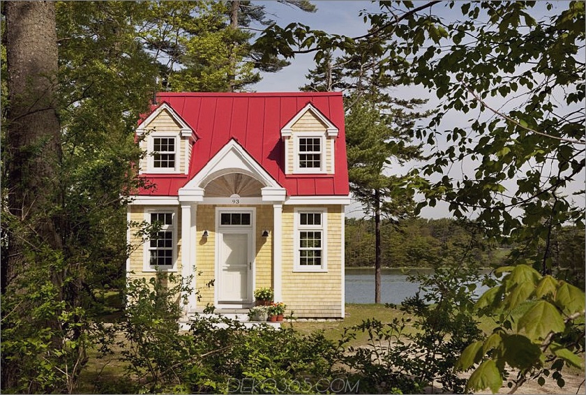 Kleines Häuschenhaus mit rotem Dach