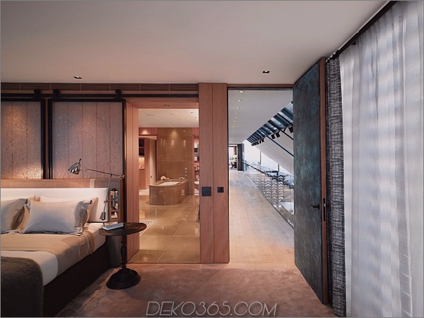 Luxus-London-Penthouse-mit-eckig-Architektur-9-upstairs-balcony.jpg