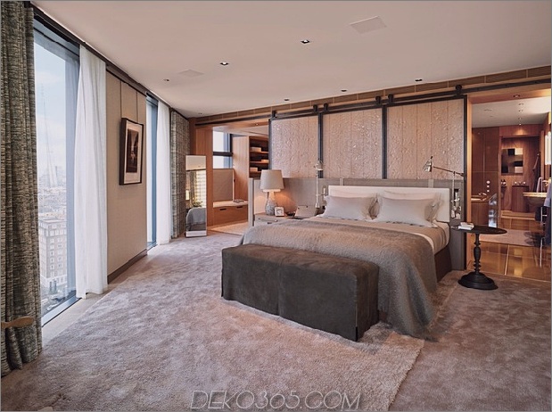 Luxus-London-Penthouse-mit-eckig-Architektur-10-Master-Bedroom.jpg