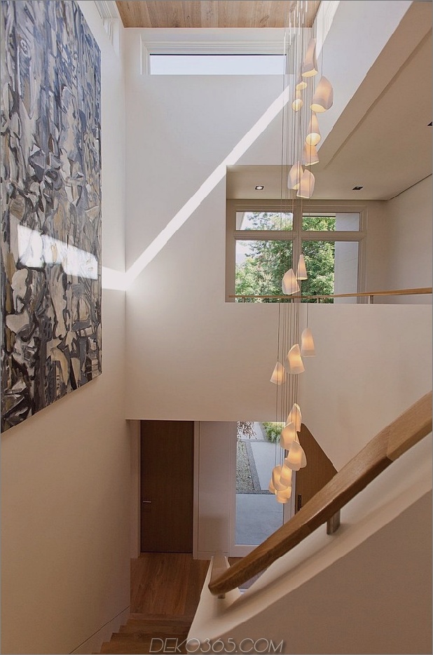 See-Ferien-Haus-kombiniert-Naturmaterialien-Modern-Living-18-upstairs.jpg