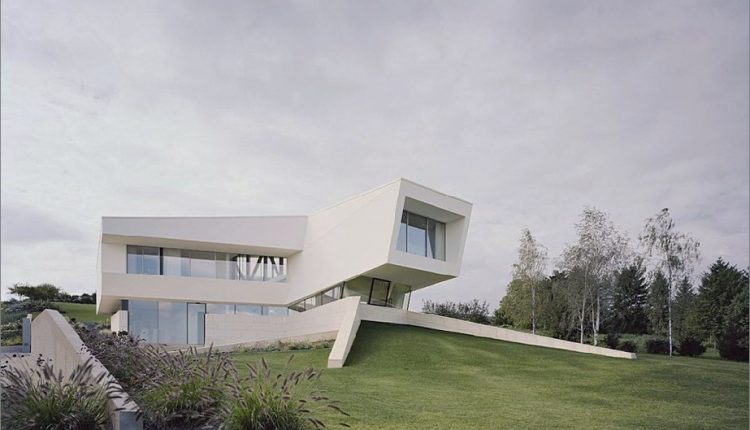 Futuristisches minimalistisches Familienhaus_5c5a077502ebe.jpg