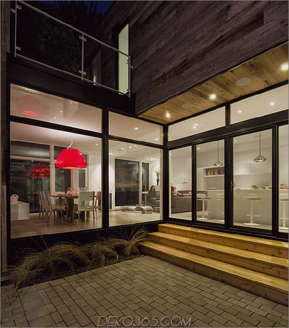 rustikales, mit Holz verkleidetes Haus mit minimalistischem Interieur-8.jpg