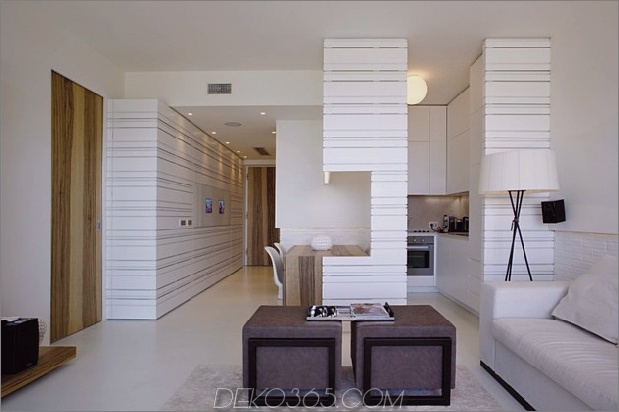 minimalistisches Haus am Meer mit strukturierten Innenwänden-3.jpg