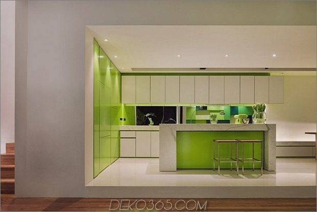 8-minimalist-home-outdoors-inside-color-green.jpg