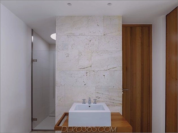 see-haus-über-rur-stausee-deutschland-minimalist-meisterwerk-9-bathroom.jpg
