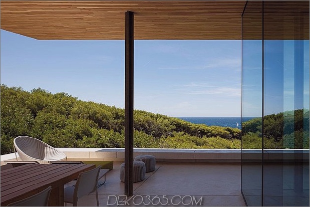 Beton-Glas-Home-Main-Level-Holz-Decke-14-Terrasse.jpg