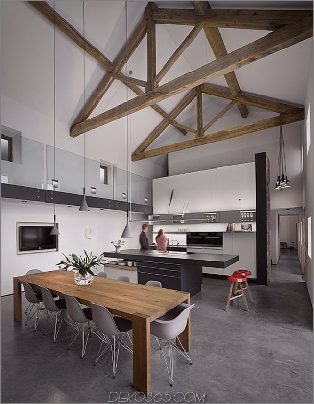 historische Scheune-neu-modern-home-ausgesetzt-Traversen-6-kitchen-ceiling.jpg
