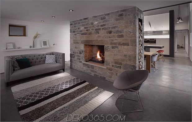 Historisch-Scheune-neu-modern-home-ausgesetzt-Traversen-7-fireplace.jpg