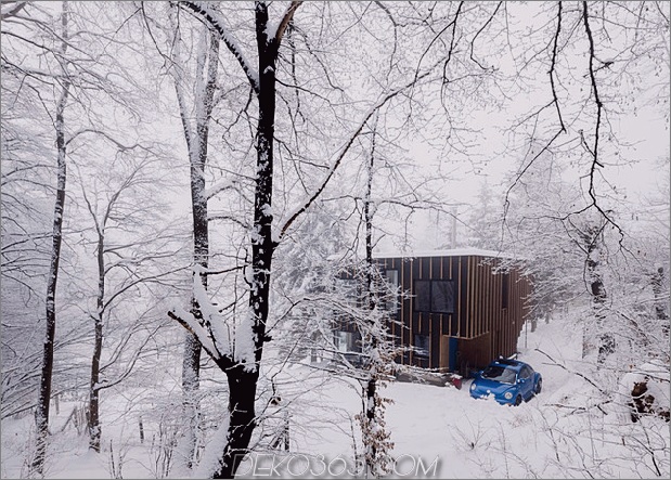 Holzhütte gebaut-zwei Tage-4-Einfahrt.jpg
