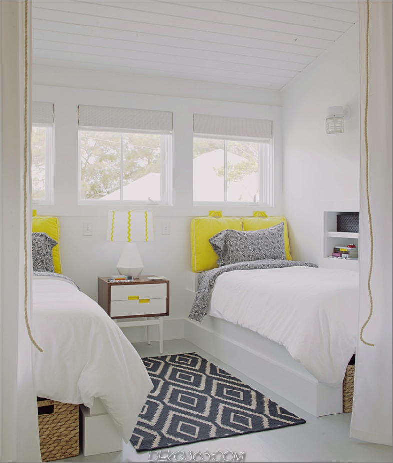 Modernes Schlafzimmer mit hellen gelben Akzenten