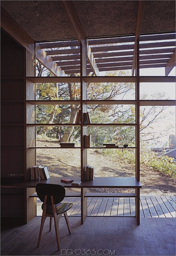 japanisch-wohnsitz-mit-holz-und-glas-geometrie-17.jpg