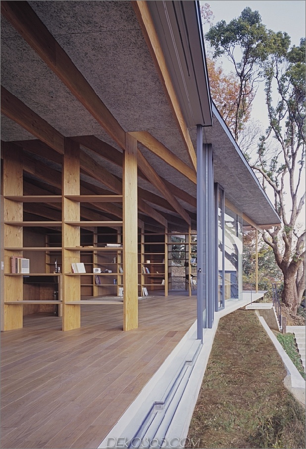 japanisch-wohnsitz-mit-holz-und-glas-geometrie-8.jpg