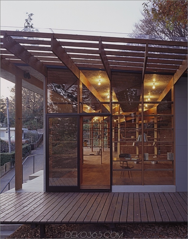 japanisch-wohnsitz-mit-holz-und-glas-geometrie-13.jpg