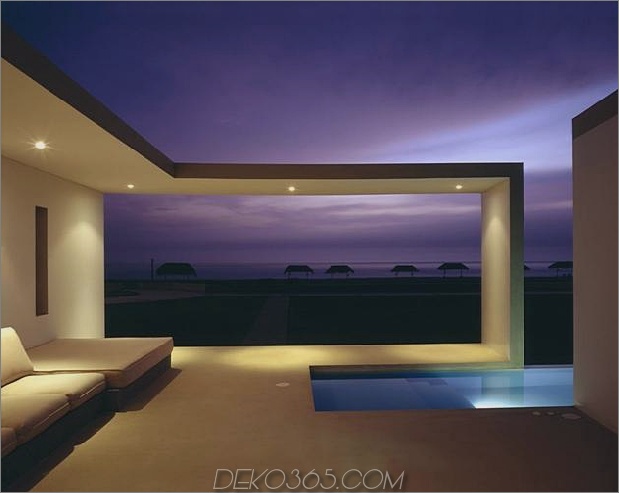 klein-peru-beachside-house-opens-frontback-9-view.jpg
