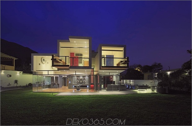 kreativ-cool-dual-auslegerhaus-peru-9-rear-straight-on.jpg