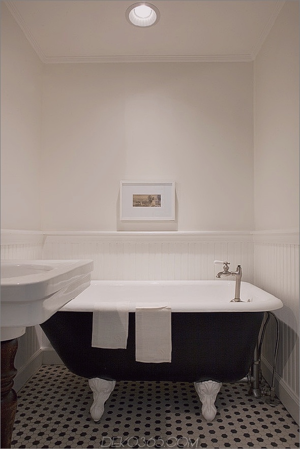 lässig-elegant-historisch-home-16-bathroom.jpg