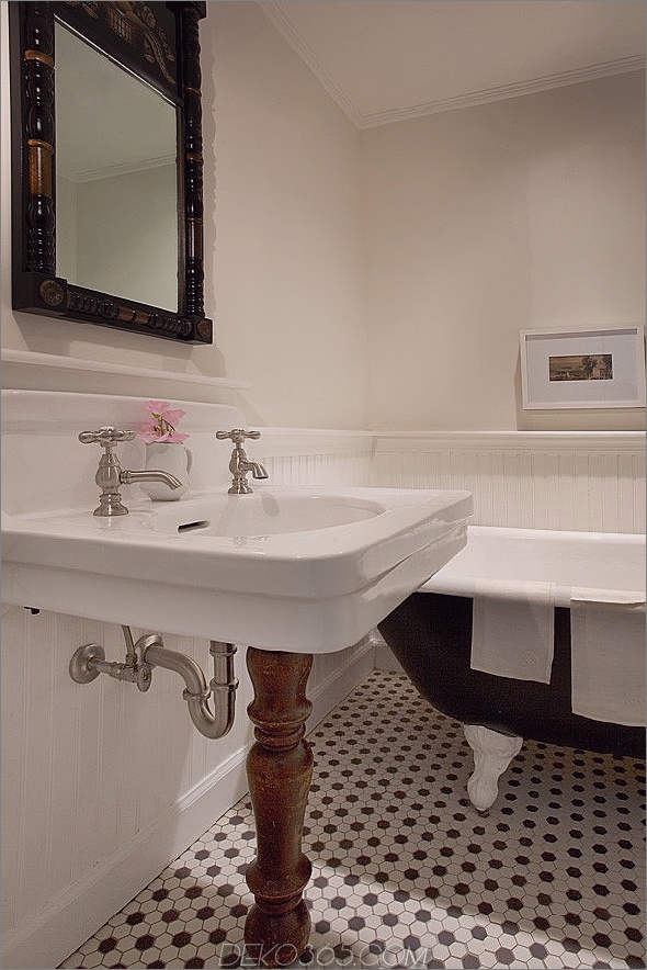 lässig-elegant-historisch-home-17-bathroom-sink.jpg