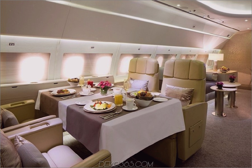 Emirates Airbus 319 Essbereich