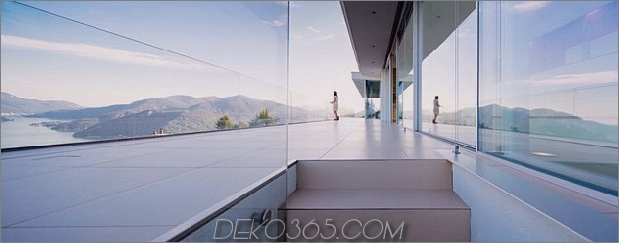 Minimalistisches Gebirgsspitzenhaus entworfen um panoramische Seeansichten_5c5e0f52ee89a.jpg