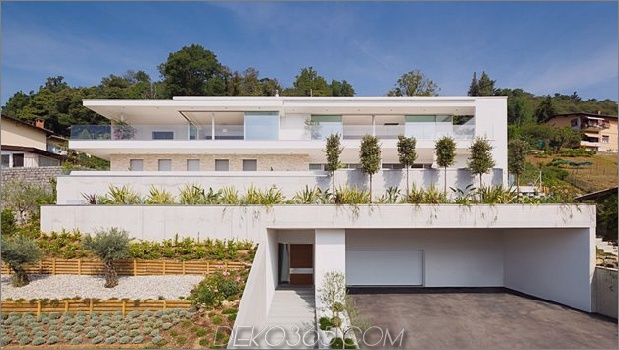 Minimalist-Berg-Top-Home-Panorama-See-Ansichten-28-façade.jpg
