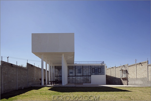 modern-hacienda-with-assymetrical-lines-10.jpg