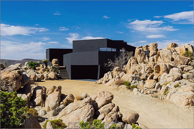modern-desert-home-hof-pool-views-3-garage.jpg