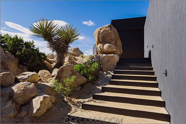 modern-desert-home-hof-pool-views-4-entry-stairs.jpg