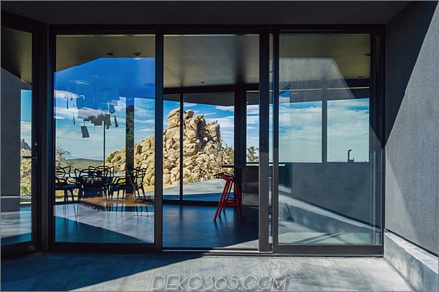 modern-desert-home-hof-pool-views-7-hof-windows.jpg