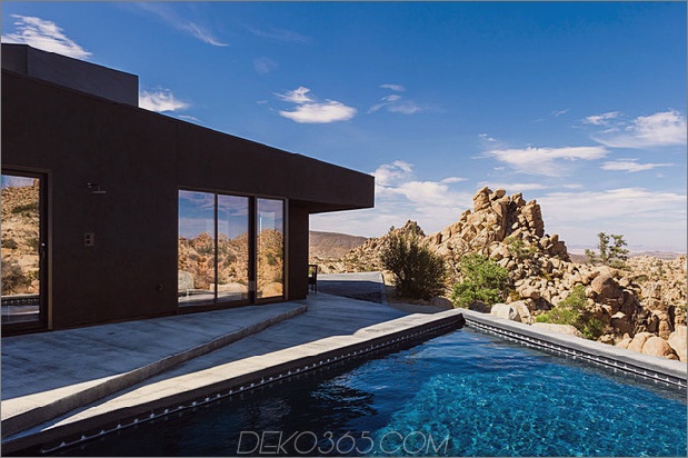modern-wüstenhaus-hof-pool-blick-15-pool-terrace.jpg
