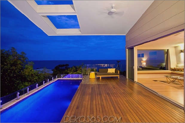Strandhaus-mit mutiger Außenansicht-minimalistischer Innenausstattung-9.jpg