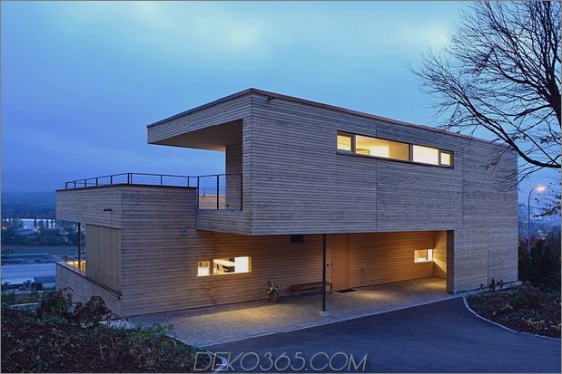 nachhaltig-geometrisch-haus-dach-terrasse-3-auffahrt.jpg
